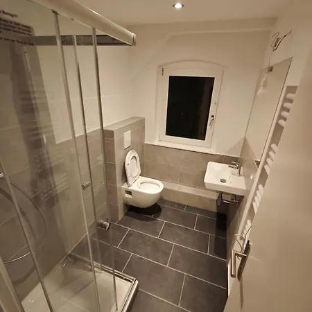 Neu Saniertes Penthouse Mit Offener Wohnkueche 아파트