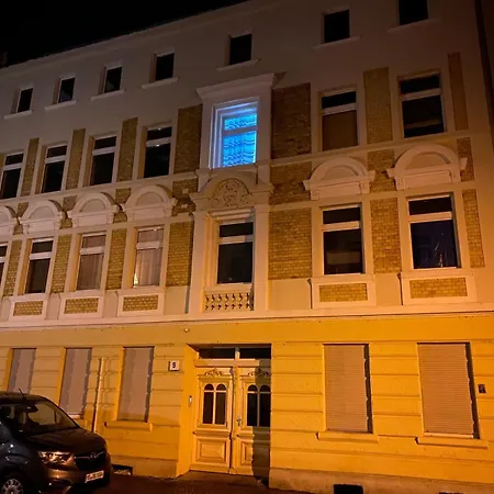 Neu Saniertes Penthouse Mit Offener Wohnkueche *